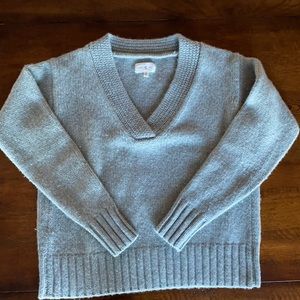 Lou & Grey Gray Cashmere V-Neck Sweater